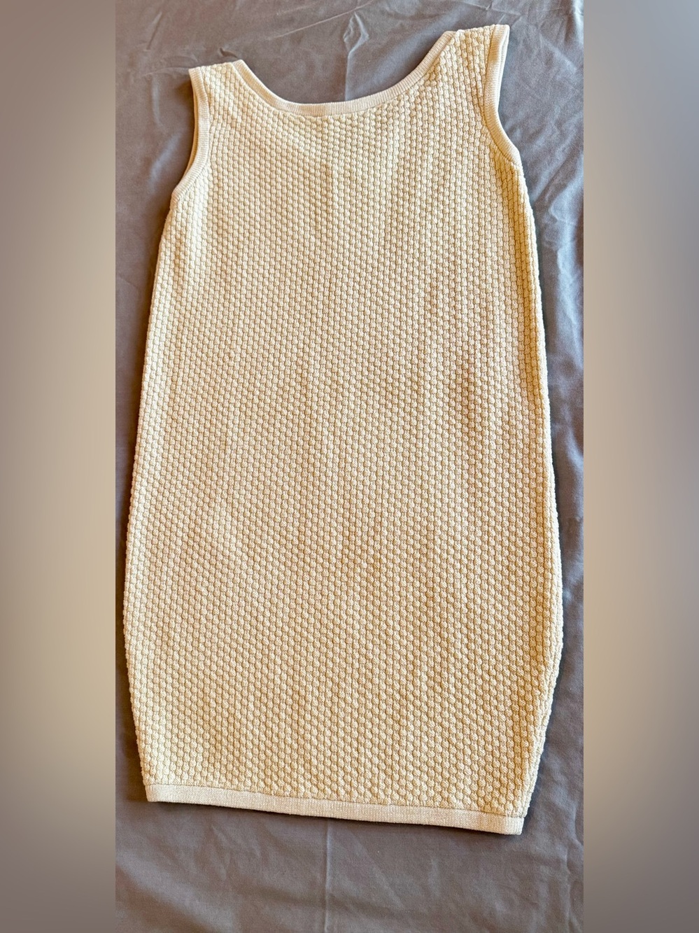 ST. JOHN Cream Textured Knit Sleeveless Shift Sheath Midi Dress w V-Back - Picture 6 of 16